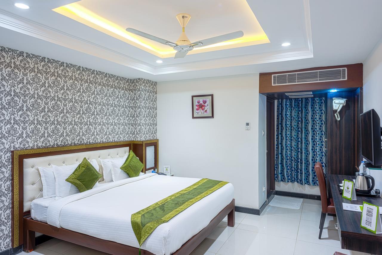 Treebo Empire Hotel Vijayawada Ngoại thất bức ảnh