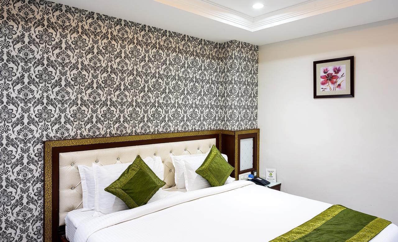 Treebo Empire Hotel Vijayawada Ngoại thất bức ảnh