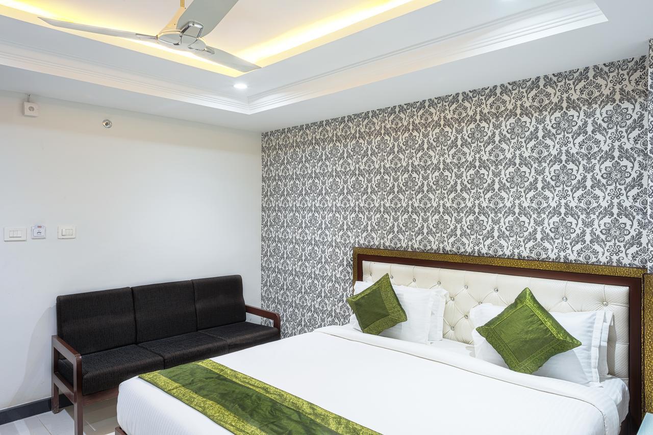 Treebo Empire Hotel Vijayawada Ngoại thất bức ảnh