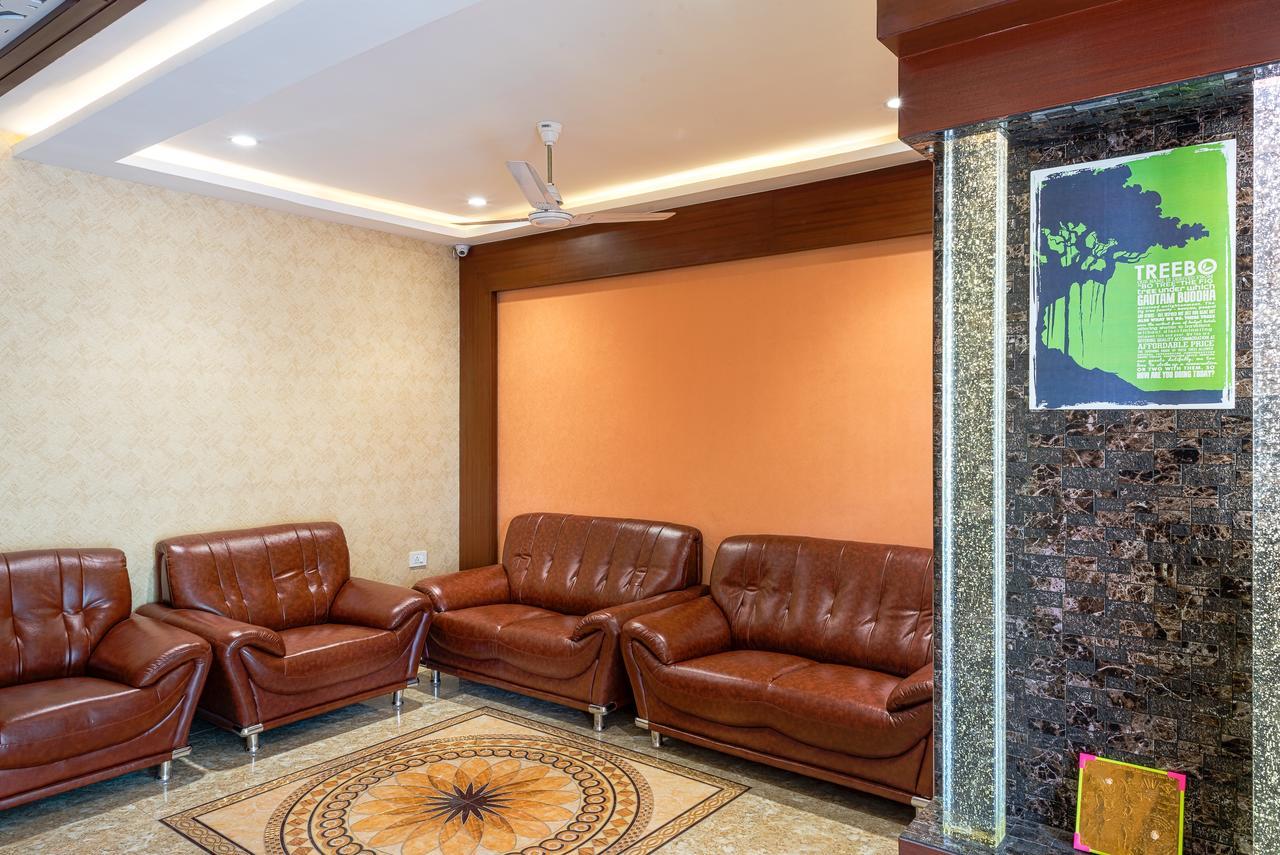 Treebo Empire Hotel Vijayawada Ngoại thất bức ảnh