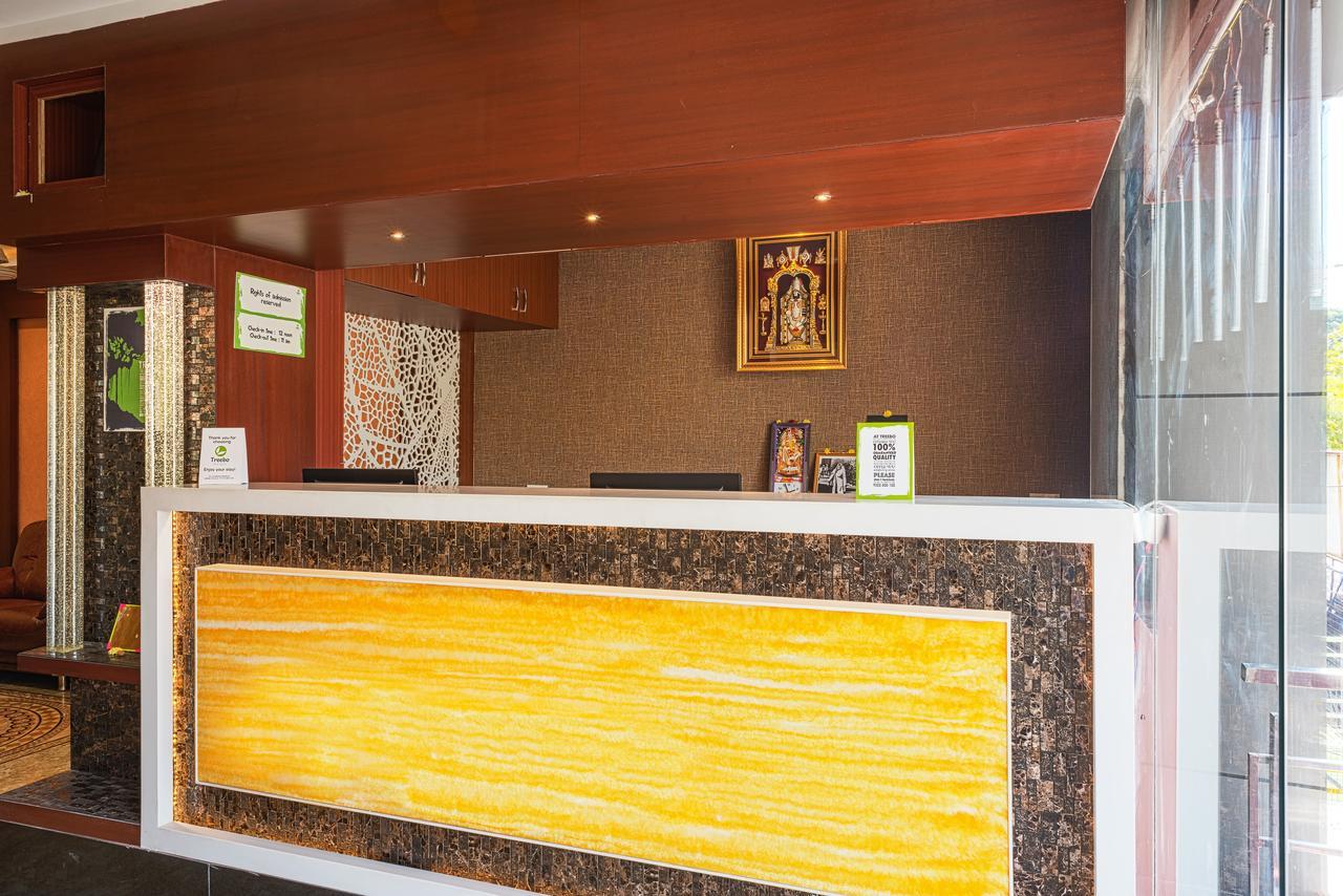Treebo Empire Hotel Vijayawada Ngoại thất bức ảnh