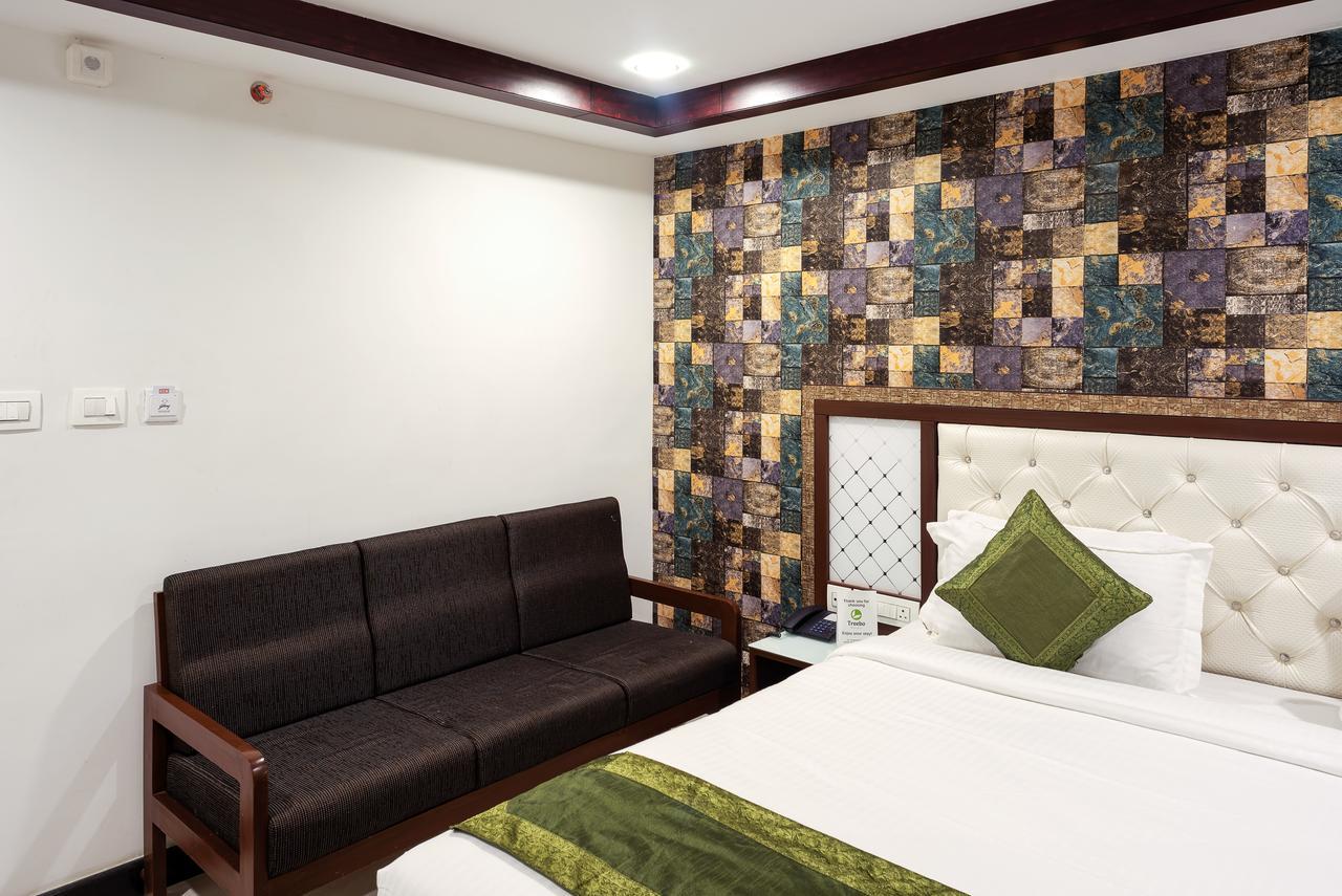 Treebo Empire Hotel Vijayawada Ngoại thất bức ảnh